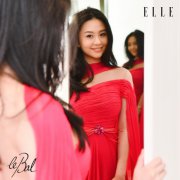 邱淑貞大女兒參加名媛舞會 完美複制媽媽美